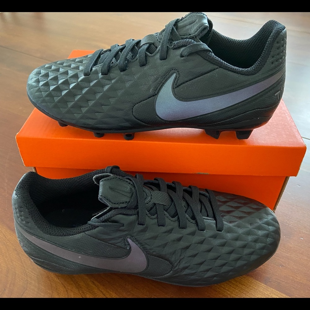 Nike Jr Leather Legend Academy ⚽️ soccer cleats